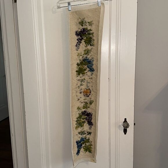 Vintage needlepoint grapes, grape leaves, wine bottle & glass bell pull - Picture 6 of 8